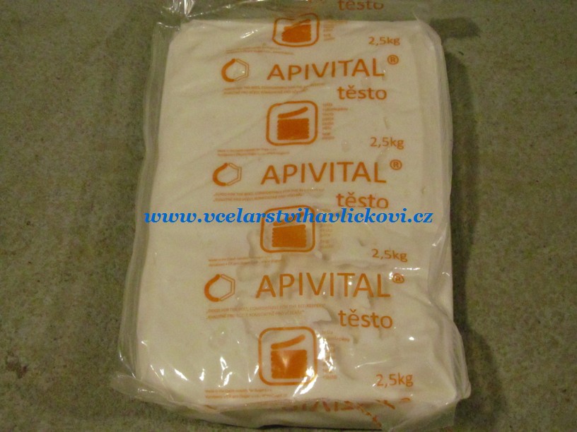 Apivital těsto na krmení včel 2,5kg